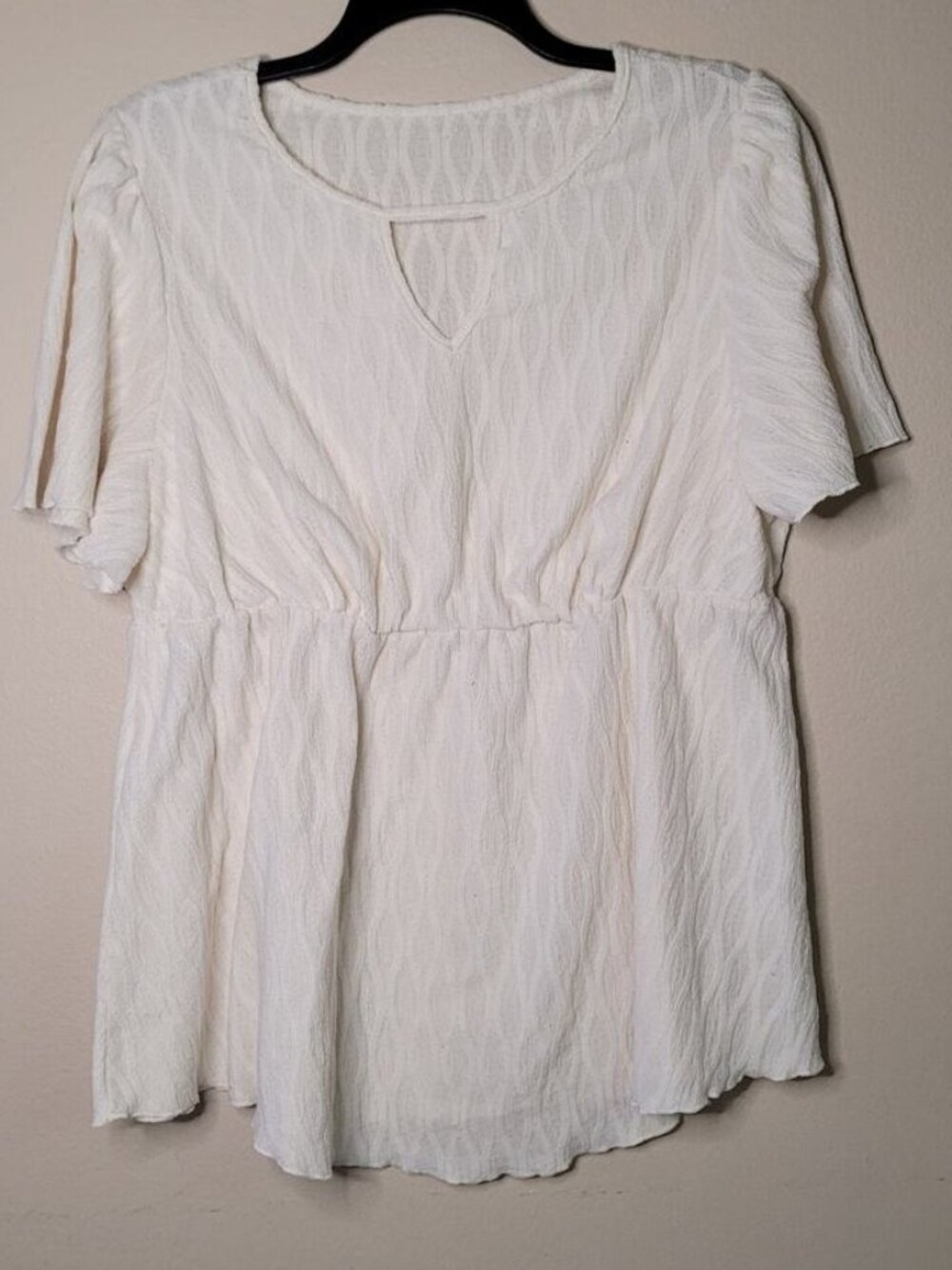 White Linen-Blend V-Neck Top - Size 2XL
